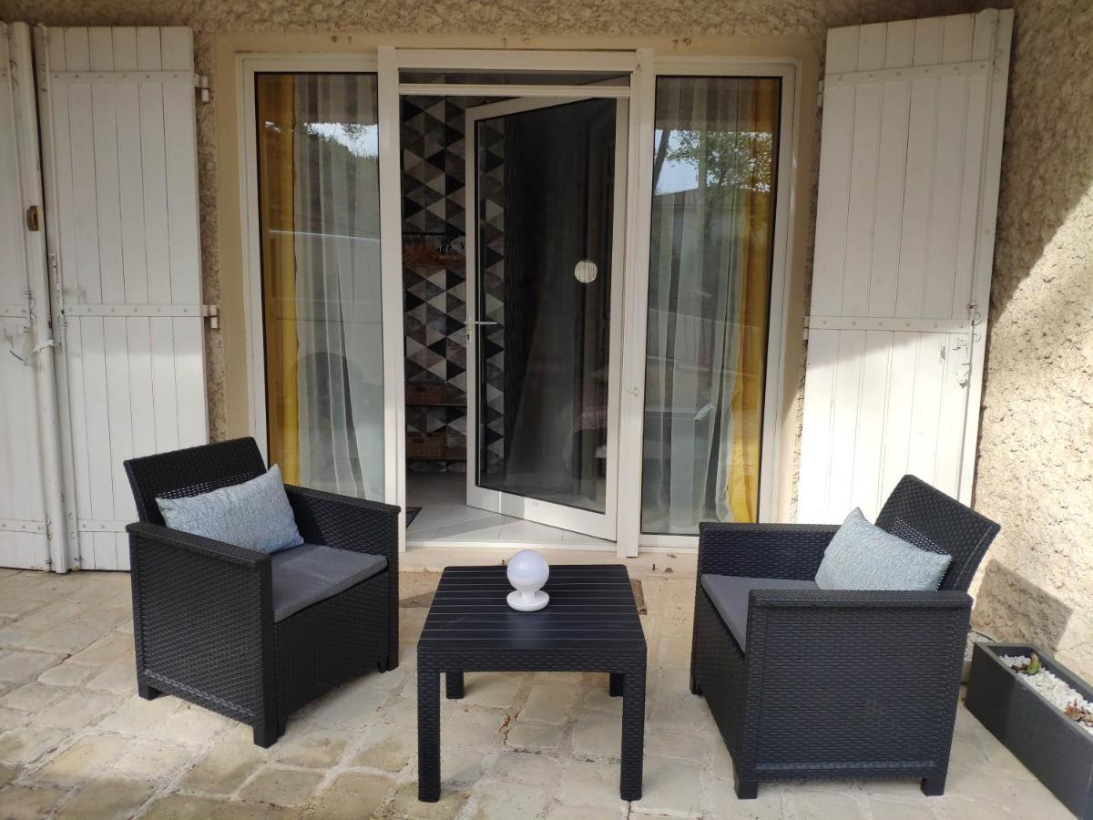 La Tourelle Suite Cosy Entre Vignoble Aixois Et Luberon Le Puy-Sainte-Réparade Buitenkant foto