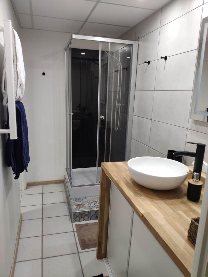 La Tourelle Suite Cosy Entre Vignoble Aixois Et Luberon Le Puy-Sainte-Réparade Buitenkant foto