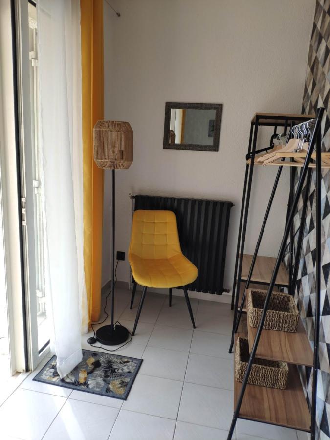 La Tourelle Suite Cosy Entre Vignoble Aixois Et Luberon Le Puy-Sainte-Réparade Buitenkant foto