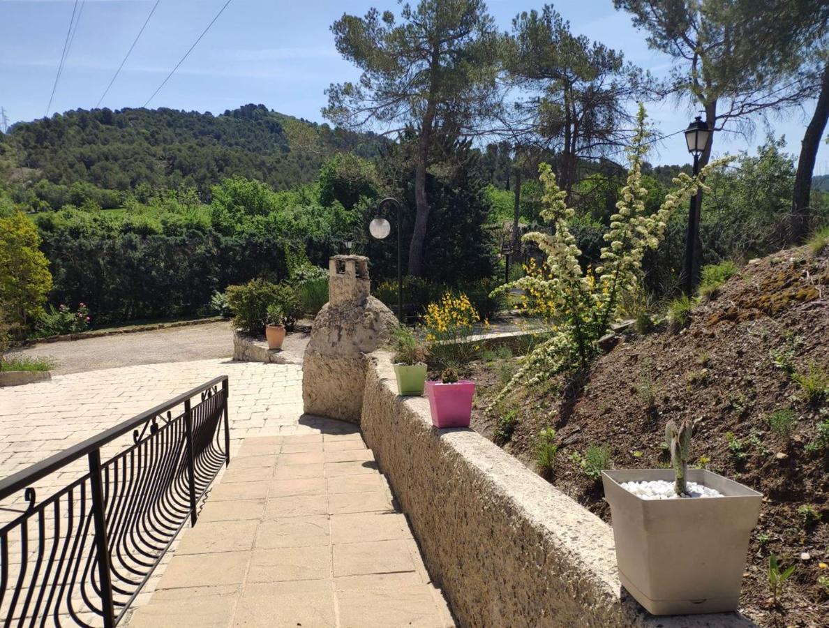 La Tourelle Suite Cosy Entre Vignoble Aixois Et Luberon Le Puy-Sainte-Réparade Buitenkant foto