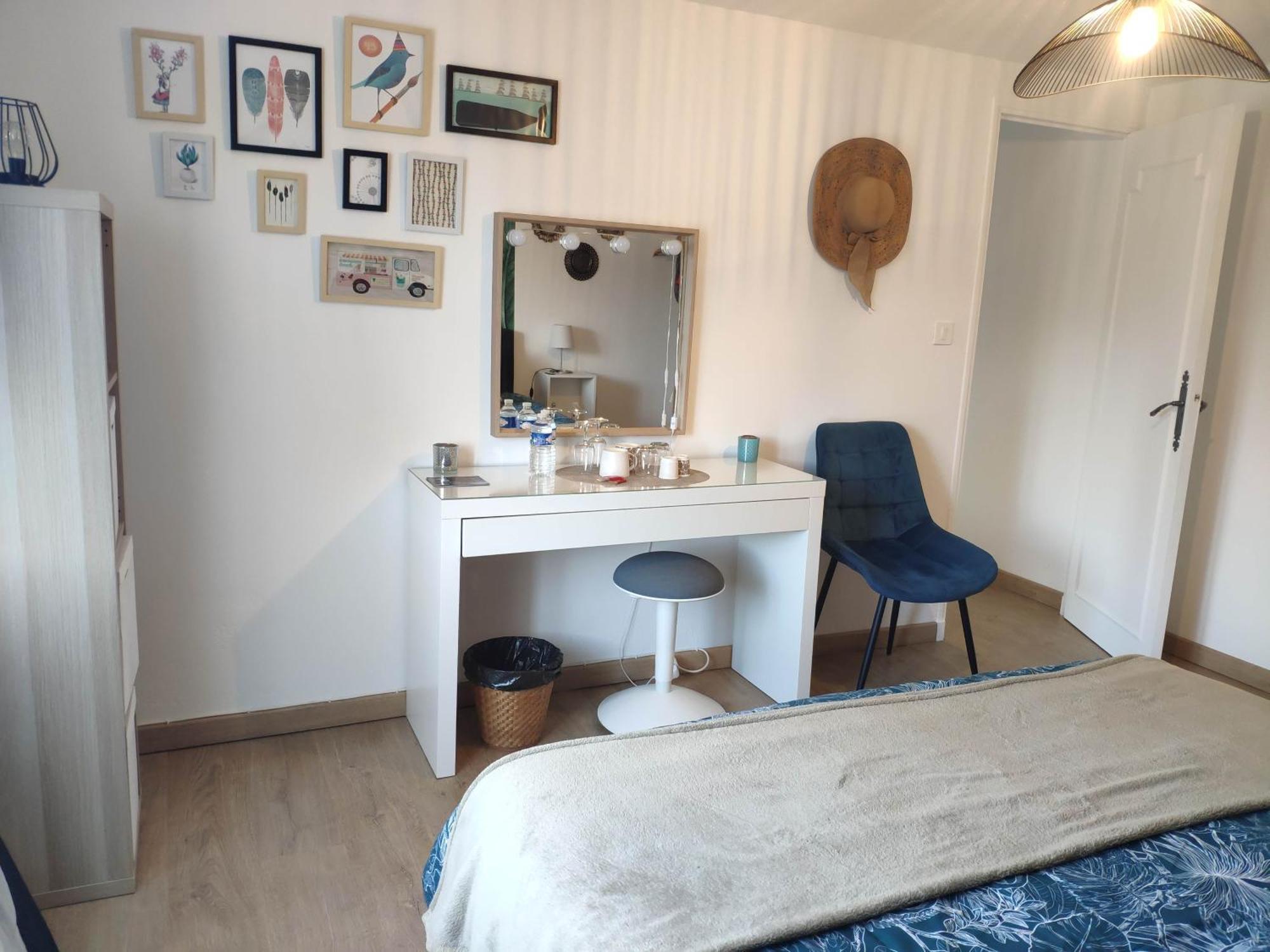 La Tourelle Suite Cosy Entre Vignoble Aixois Et Luberon Le Puy-Sainte-Réparade Buitenkant foto