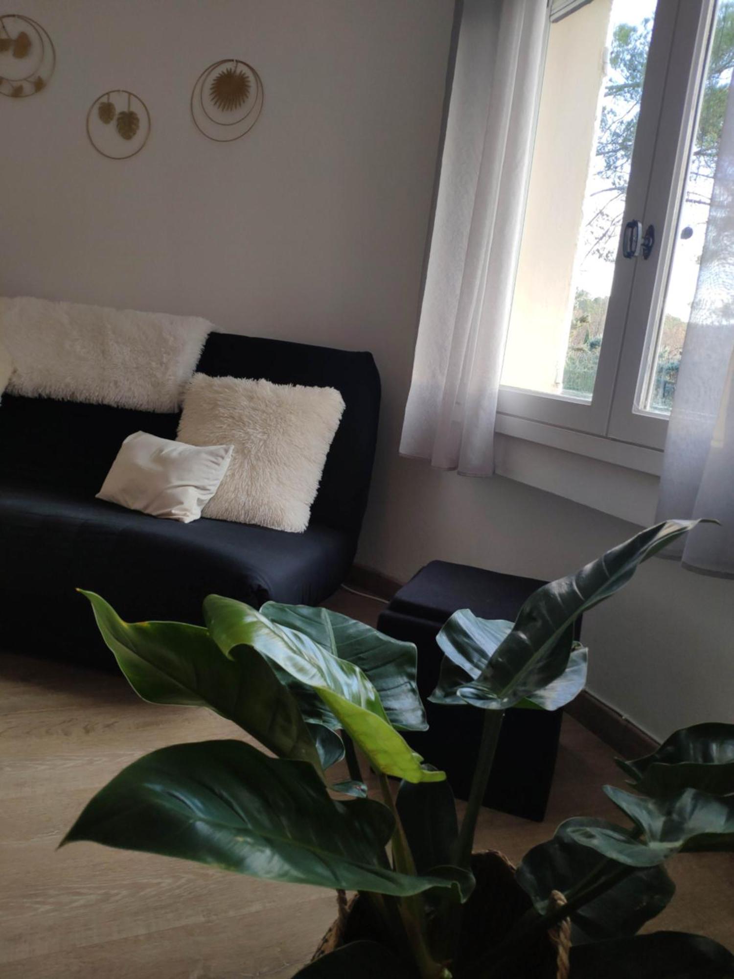 La Tourelle Suite Cosy Entre Vignoble Aixois Et Luberon Le Puy-Sainte-Réparade Buitenkant foto